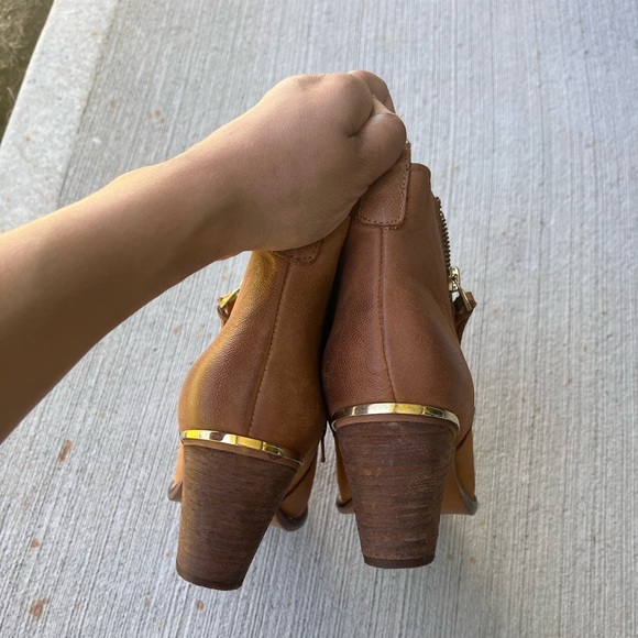 Steve Madden Booties Size 8 - GUC - Picture 2 of 8